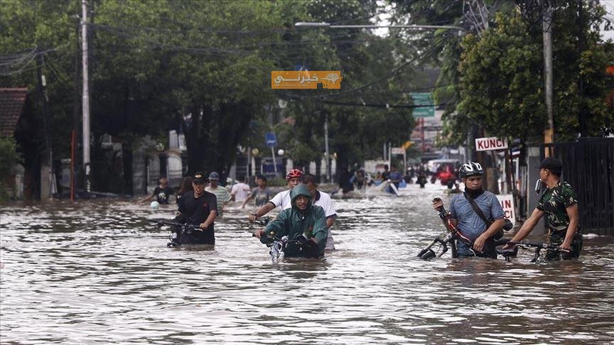 إندونيسيا: ارتفاع حصيلة ضحايا الفيضانات إلى 58 قتيلا و35 مفقودا 