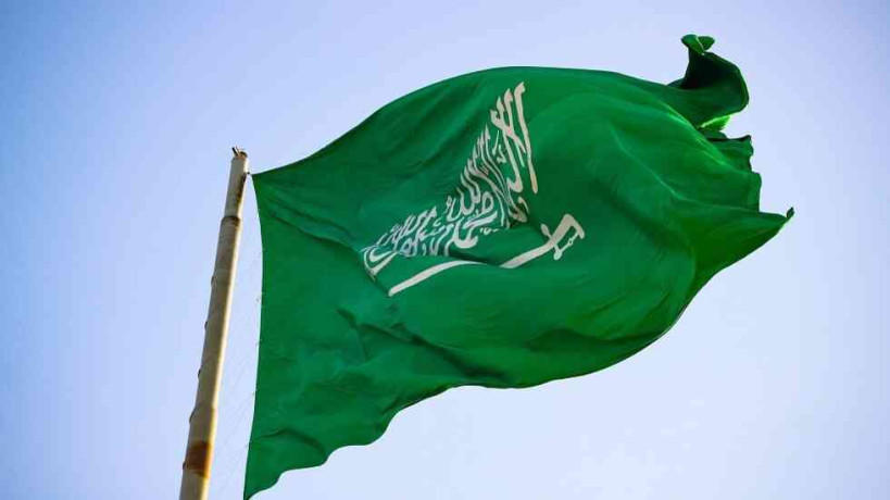 السعودية تعلن وقوفها إلى جانب إيران 