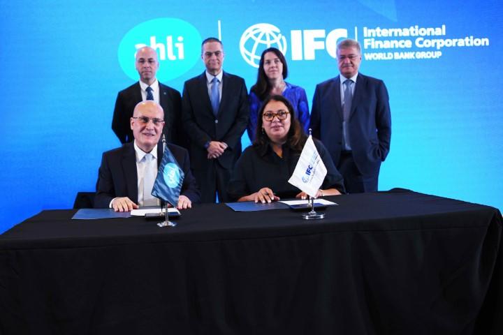 البنك الأهلي الأردني ومؤسسة التمويل الدولية IFC يطلقان أول إصدار محلي لسند استدامة Sustainability Bond في الأردن