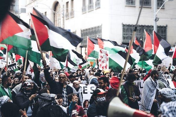 فرنسا تحظر رفع العلم الفلسطيني في مباراتها مع إسرائيل