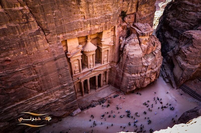 الأردن.. إطلاق مسار الوادي المظلم السياحي في البترا