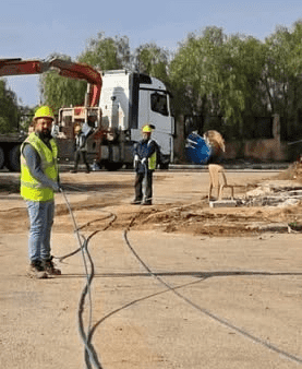 تزويد شركة كهرباء إربد لمعبر نصيب السوري بالكهرباء - صور